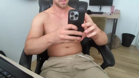 Kinky Gym Guy online show from May 26, 12:44 pm
