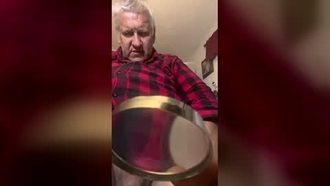 gymrat1123 online show from April 16, 5:07 am