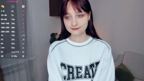 Kelly  Lilly online show from January 7, 8:36 pm