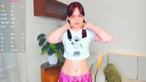 Kelly  Lilly online show from November 29, 6:59 pm