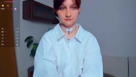 Kelly  Lilly online show from September 21, 7:29 pm