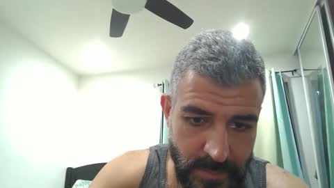 h0nest84 online show from May 31, 2:43 am