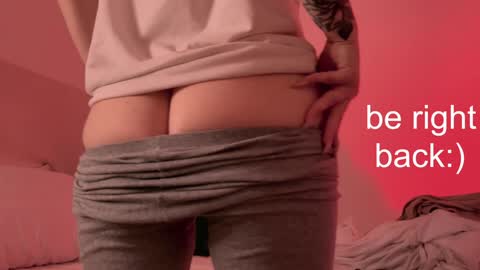 Snapshot of h2h0e chatting on January 5, 6:56 pm Lana online show from January 5, 6:56 pm