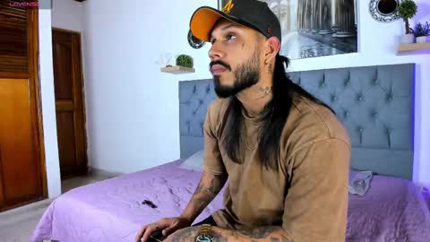 hache222 online show from December 29, 6:45 am