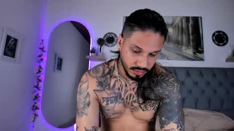 hache222 online show from February 3, 3:06 pm