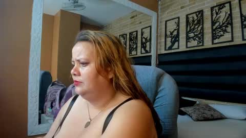 hadelyn_lee online show from April 13, 3:33 am