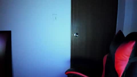 hades_horny_ online show from April 18, 4:25 am