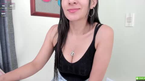 Hae-In online show from March 4, 4:20 pm