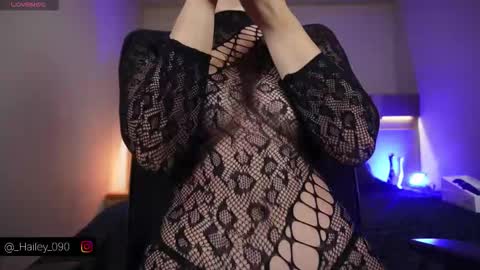 Hailey online show from December 22, 6:25 pm