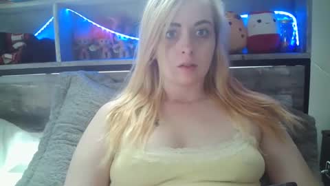 Hailey and d online show from March 3, 8:00 pm