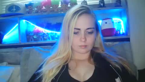 Hailey and d online show from March 2, 11:09 pm