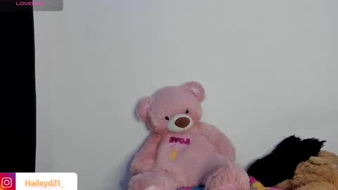 Hailey online show from March 7, 1:38 am