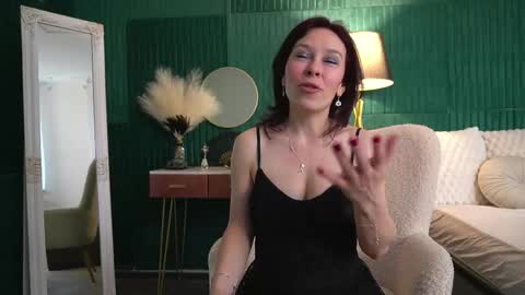 Hailey online show from May 28, 4:10 am