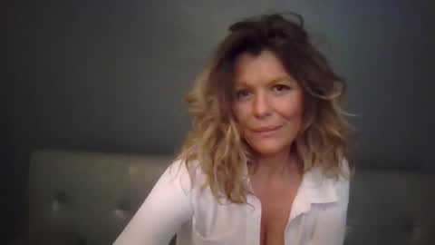 Hailey online show from October 9, 9:42 pm