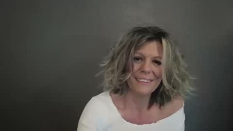 Hailey online show from April 5, 6:05 pm