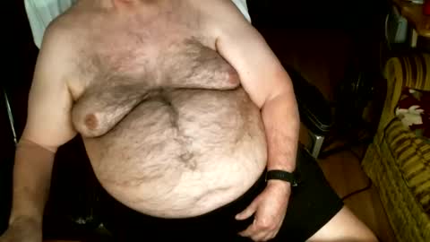 Snapshot of hairybear813 chatting on October 12, 9:05 pm hairybear813 online show from October 12, 9:05 pm