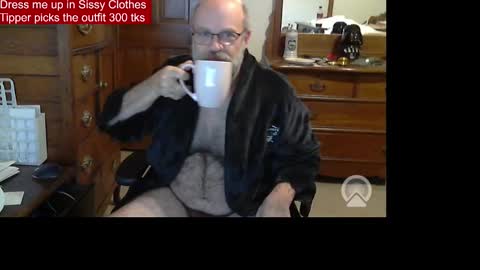 HairyDaddyBear69 online show from February 4, 12:42 pm