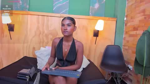 Halley Lorens online show from March 24, 7:53 pm