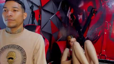 Hana and Zeta online show from January 5, 5:38 pm