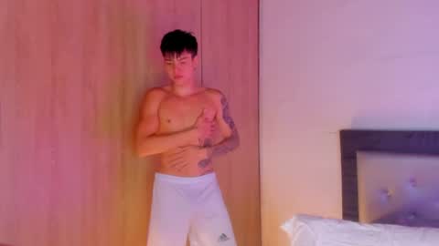 handsome_boys69 online show from June 18, 9:14 am