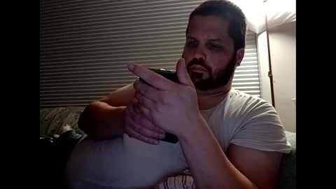 handsomedaddy198923 online show from October 1, 7:29 am