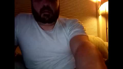 handsomedaddy198923 online show from September 24, 7:37 am