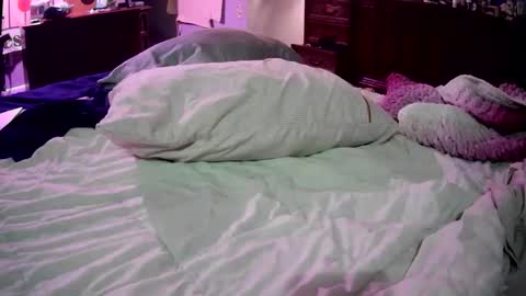 handsomedevil986055 online show from November 13, 1:08 am