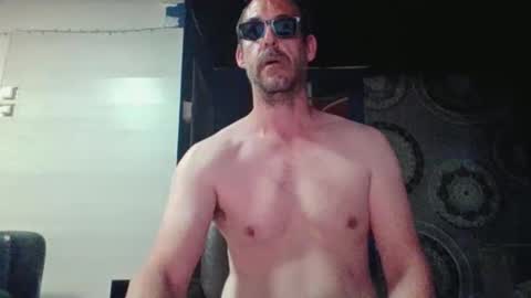 handsomeguy4ever online show from April 23, 10:33 pm