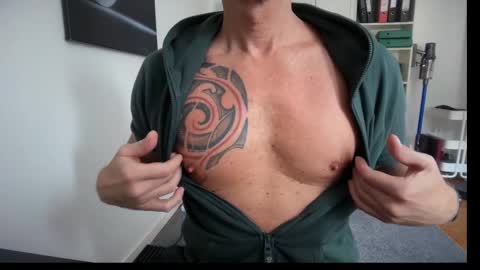 hanky online show from October 13, 9:44 am