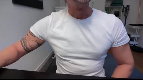 hanky online show from October 16, 1:55 pm