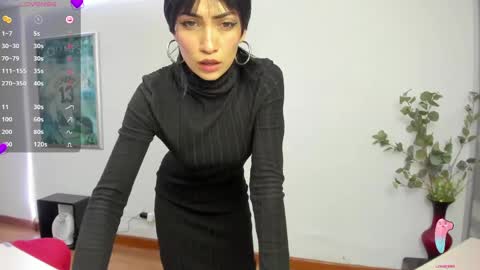 Sara online show from May 7, 9:10 pm