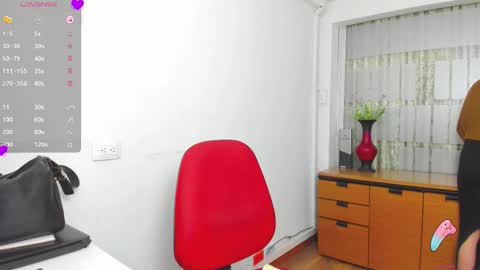 Sara online show from November 18, 6:00 pm