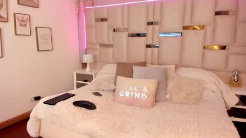 Hanna Klover online show from February 26, 4:27 am