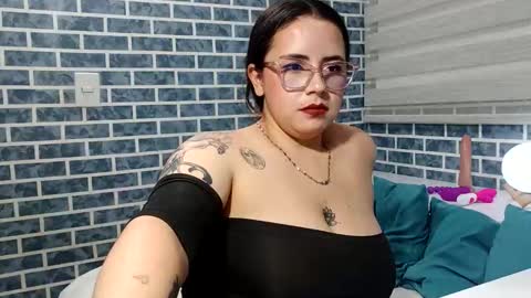 hanna_moons online show from April 10, 6:30 am