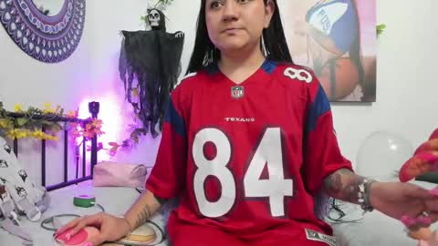 Snapshot of hanna_moore1 chatting on October 4, 8:17 pm Camila online show from October 4, 8:17 pm