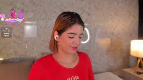 Hanna  online show from February 3, 8:35 pm