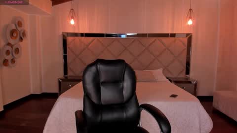  Hanna Connor  online show from October 26, 11:15 pm