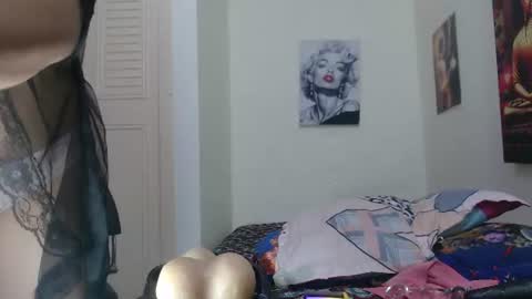 SARA  online show from July 28, 4:51 pm