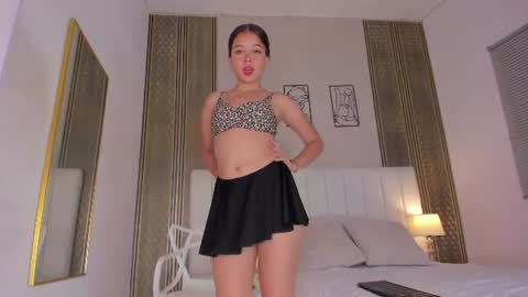 hannah__cb online show from July 16, 6:44 pm