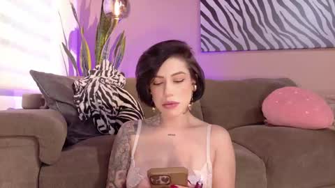 Snapshot of hannah_borbon_ chatting on September 9, 9:48 pm Hannah  online show from September 9, 9:48 pm