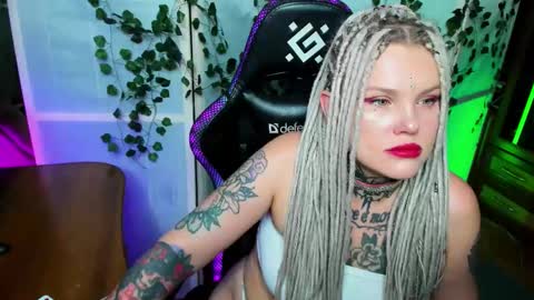 Hannah online show from November 5, 1:07 am