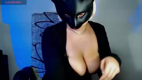 hannah kiim online show from December 1, 4:43 am