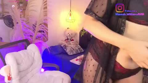 Hannah Williams online show from November 26, 9:55 pm