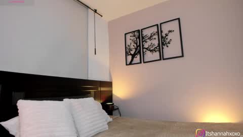 Hannah online show from March 3, 10:06 pm