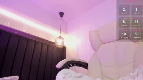 hannah  online show from October 21, 3:55 am