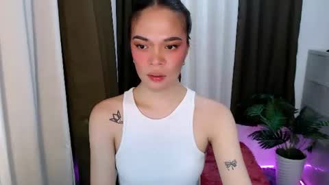 HANNAH online show from May 10, 3:29 pm