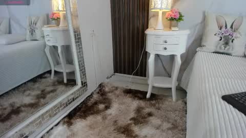 Hannahill69 online show from February 18, 4:45 am