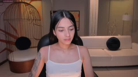 Snapshot of hannahjamesx chatting on January 13, 5:33 pm HANNAH J online show from January 13, 5:33 pm