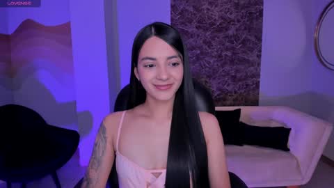 Snapshot of hannahjamesx chatting on February 26, 6:48 pm HANNAH J online show from February 26, 6:48 pm