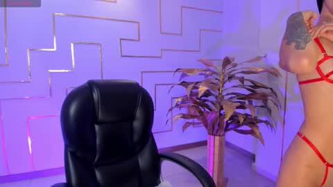 Snapshot of hannahjamesx chatting on September 12, 6:10 pm HANNAH J online show from September 12, 6:10 pm